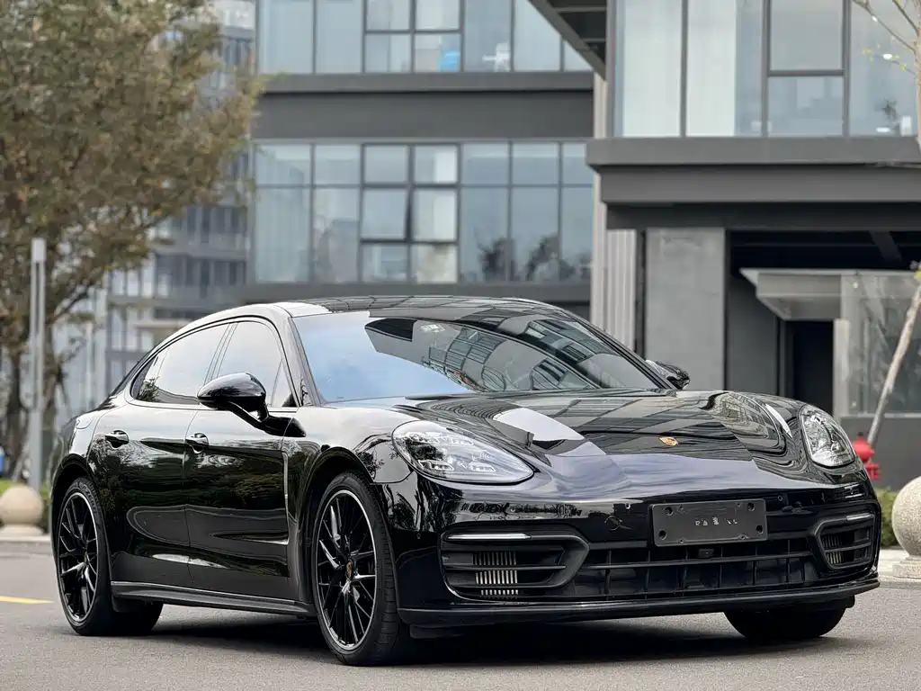 Porsche Panamera 2013 Panamera Platinum Edition 3.6L