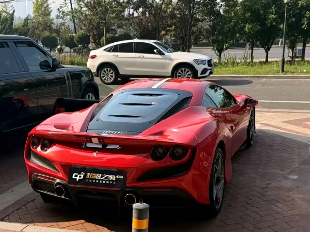 Ferrari F8 — миниатюра 4