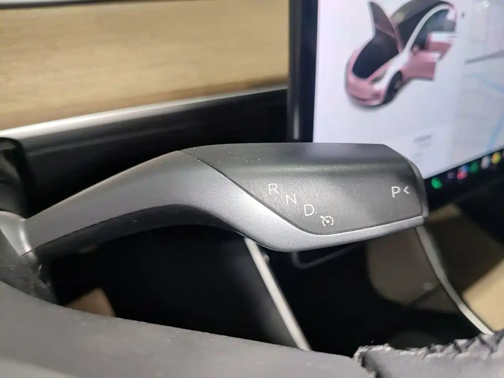 Tesla Model 3 — миниатюра 14