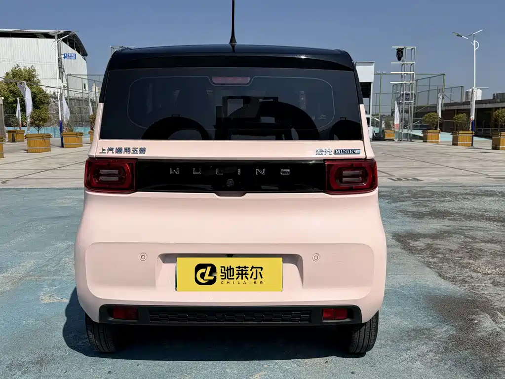 Wuling MINIEV — миниатюра 8