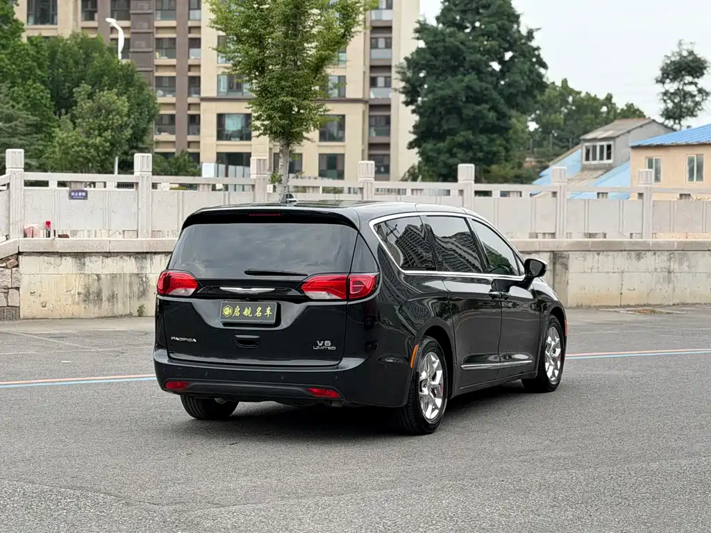 Chrysler Grand Voyager (Import) — миниатюра 15