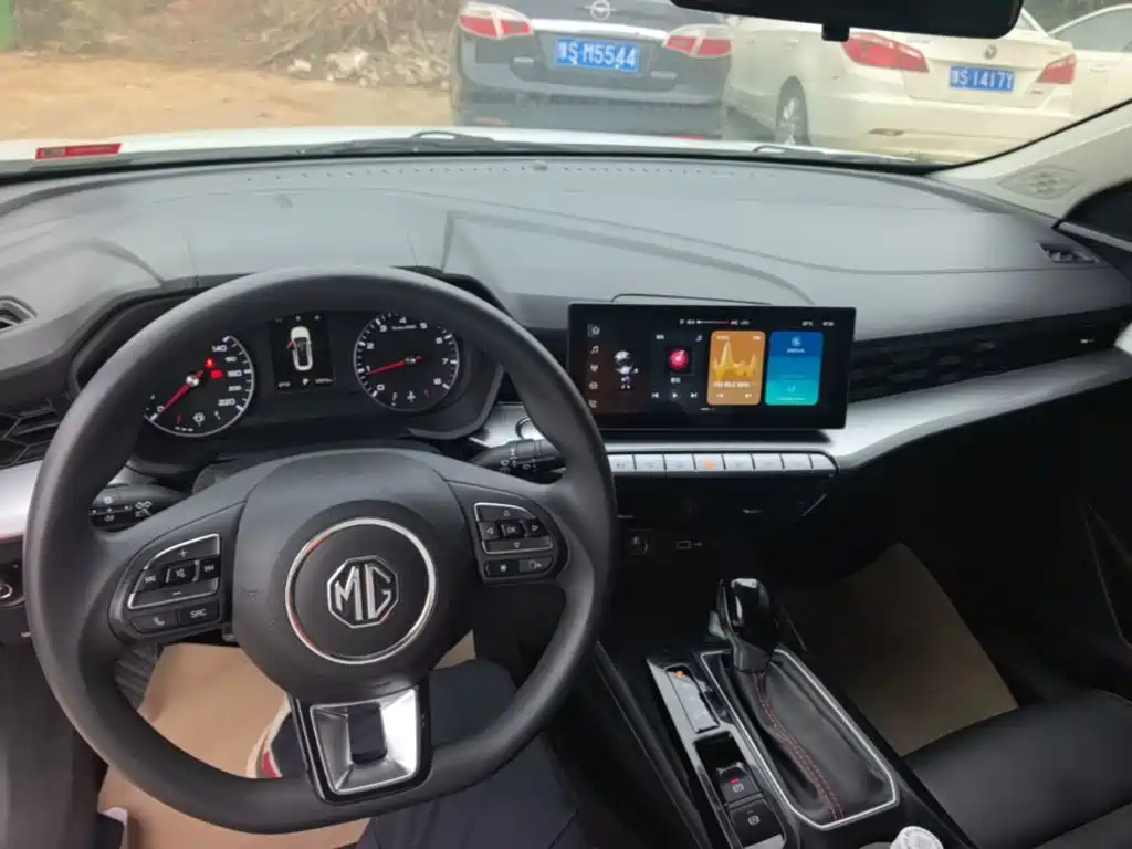 MG MG5 — миниатюра 10