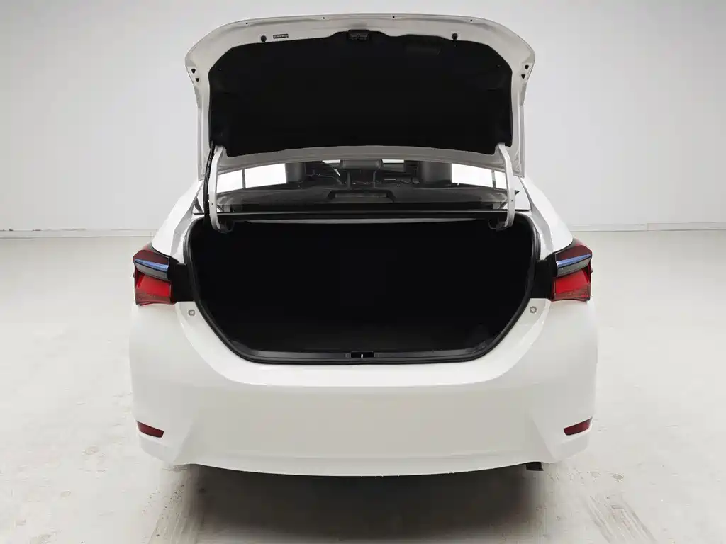 Toyota Corolla Hybrid — миниатюра 10