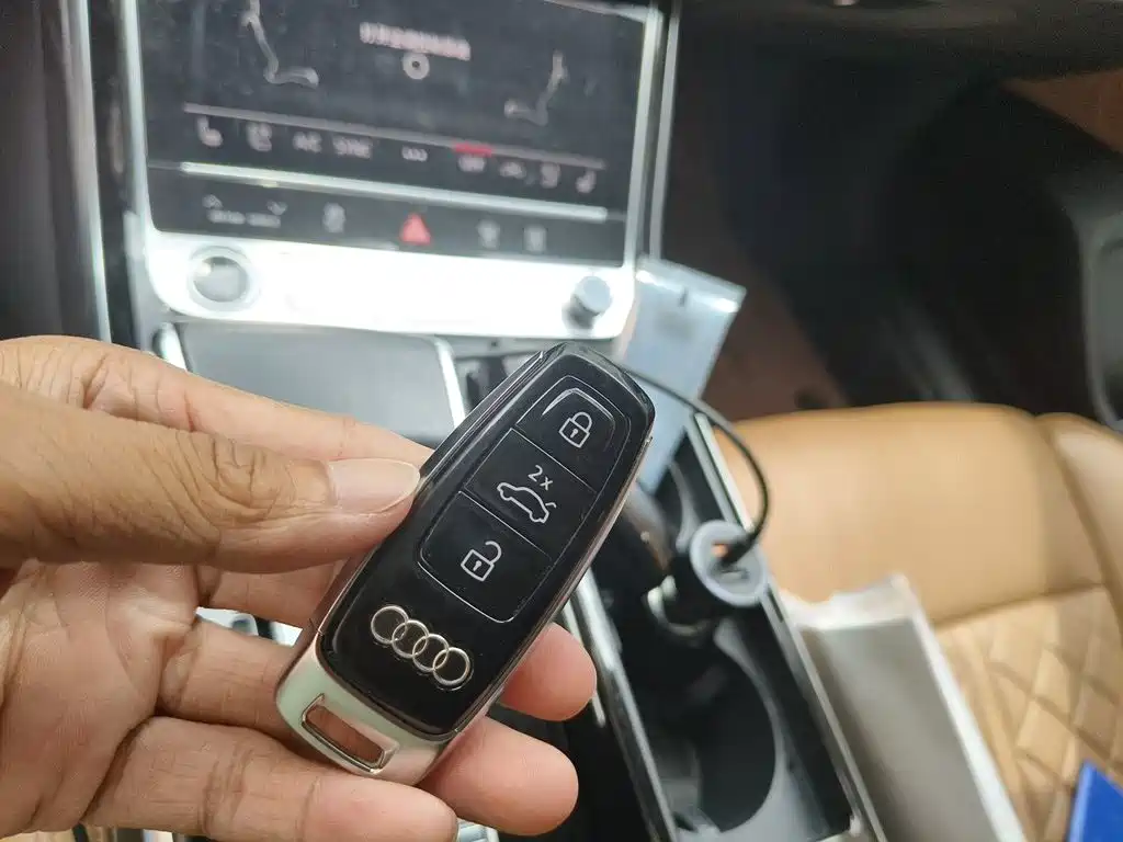 Audi A8 — миниатюра 12