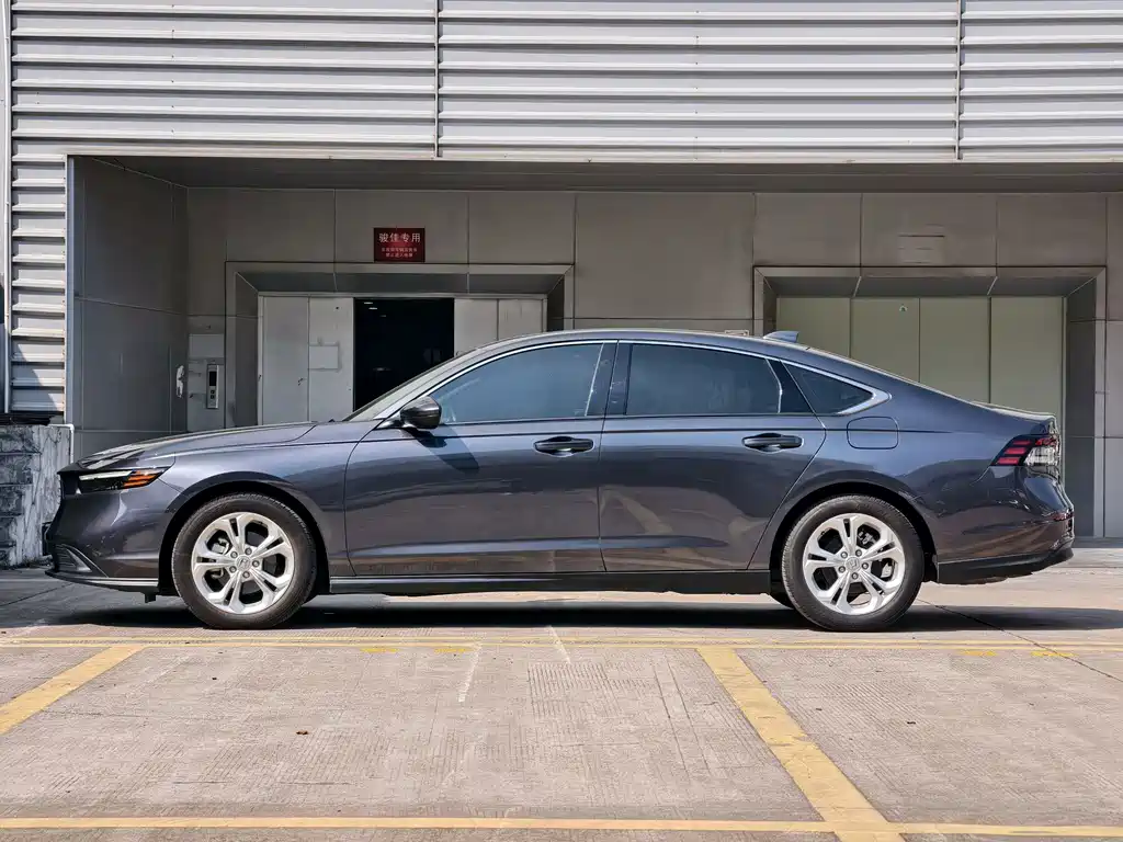 Honda Accord — миниатюра 6