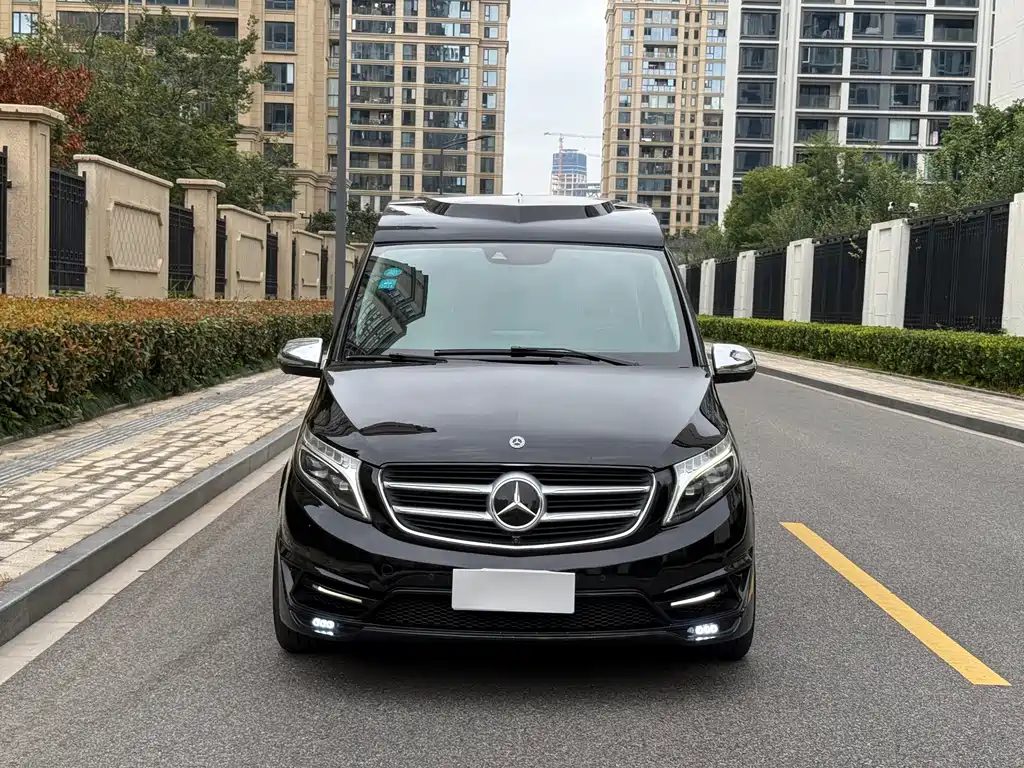 Mercedes-Benz V-Class — миниатюра 2