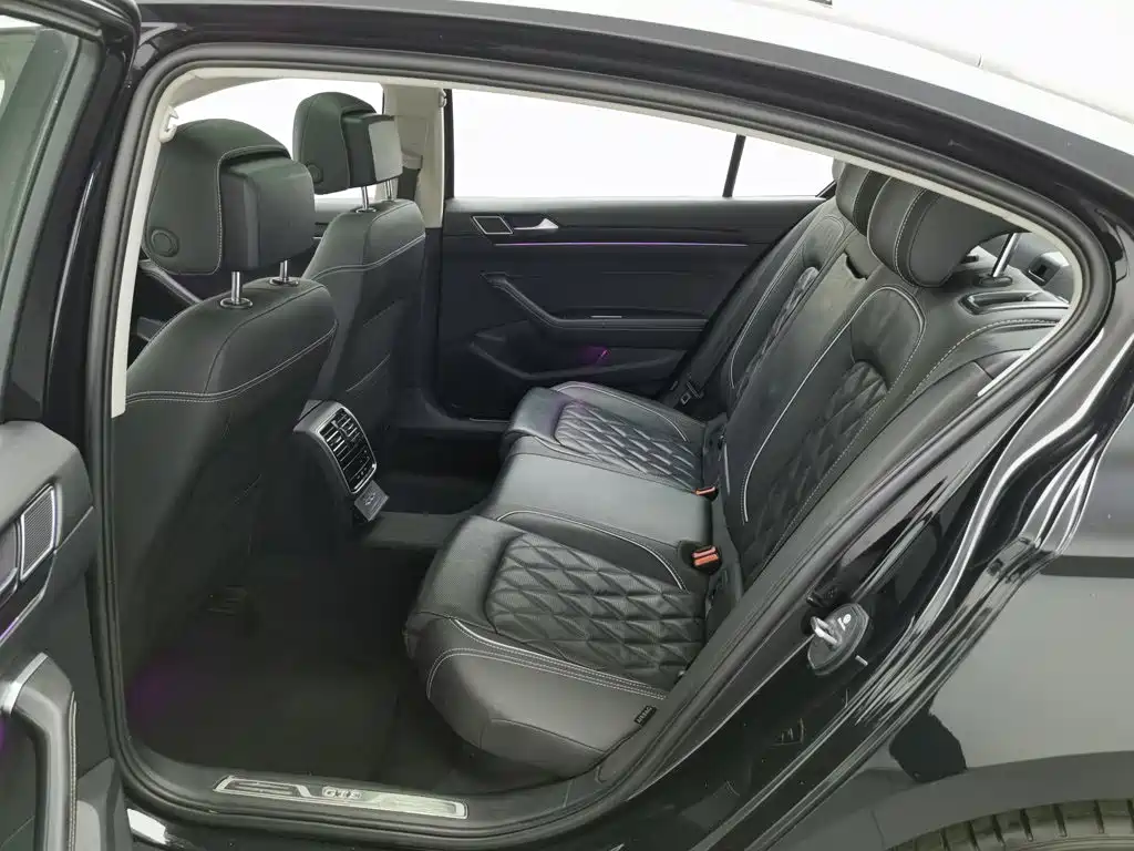 Volkswagen Magotan PHEV — миниатюра 15