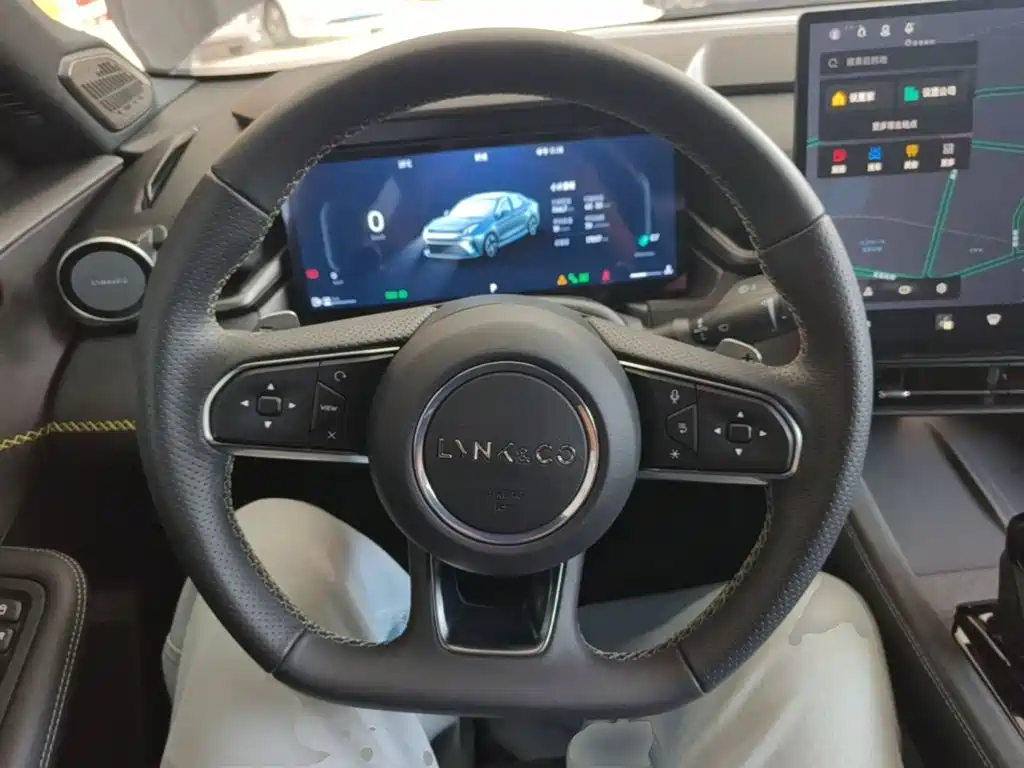 Lynk & Co 03 — миниатюра 11