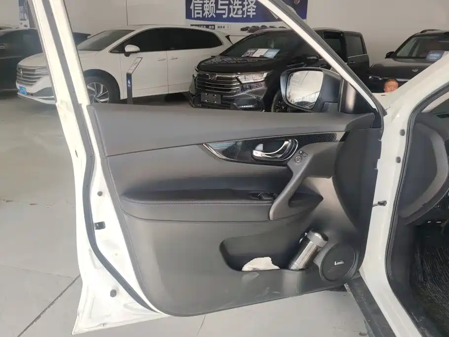 Nissan X-Trail — миниатюра 7