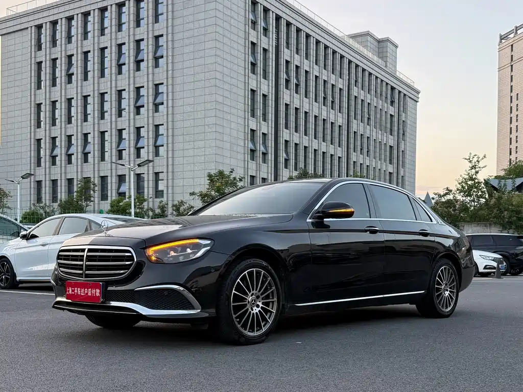 Mercedes-Benz E-Class — миниатюра 2