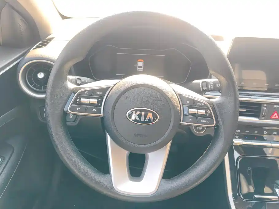 Kia K3 — миниатюра 15