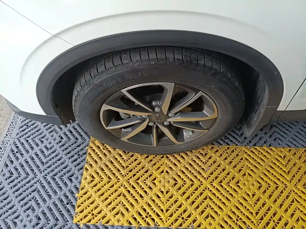 Geely Binyue — миниатюра 23