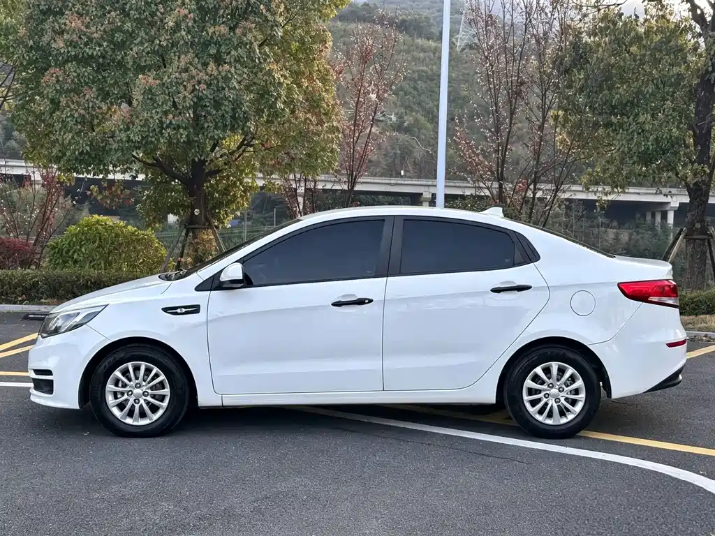Kia K2 — миниатюра 7