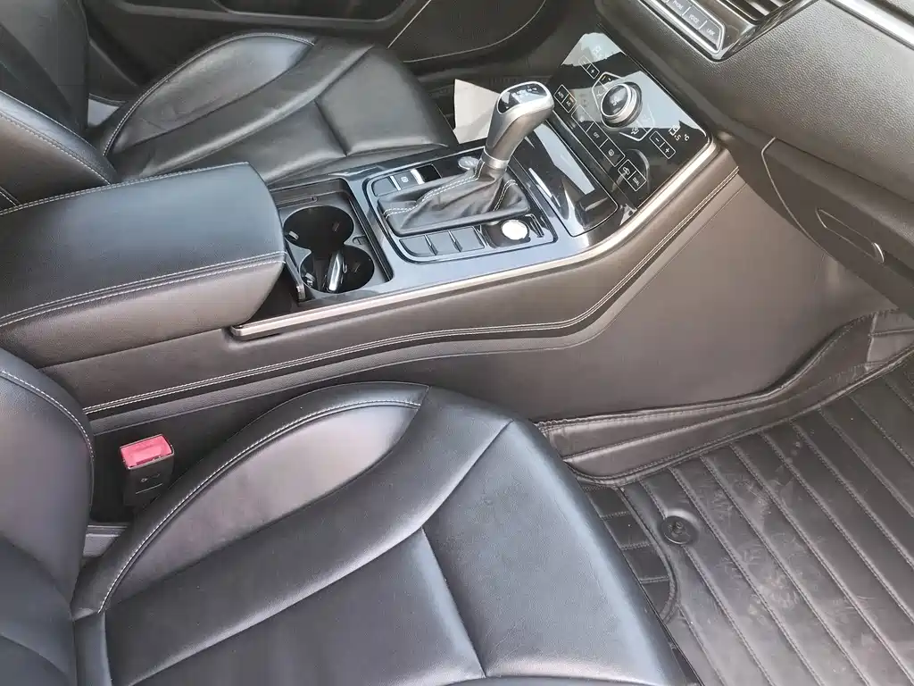 Hongqi Hongqi H5 — миниатюра 9
