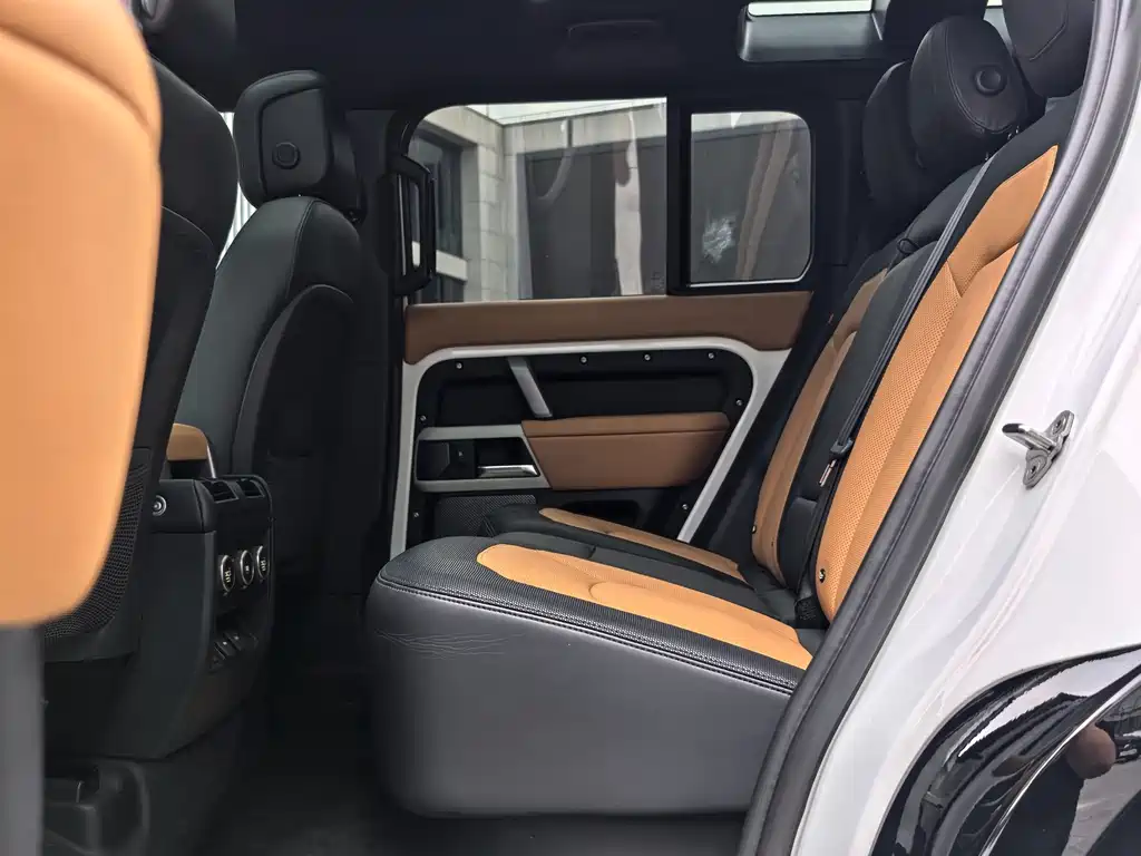 Land Rover Defender — миниатюра 18