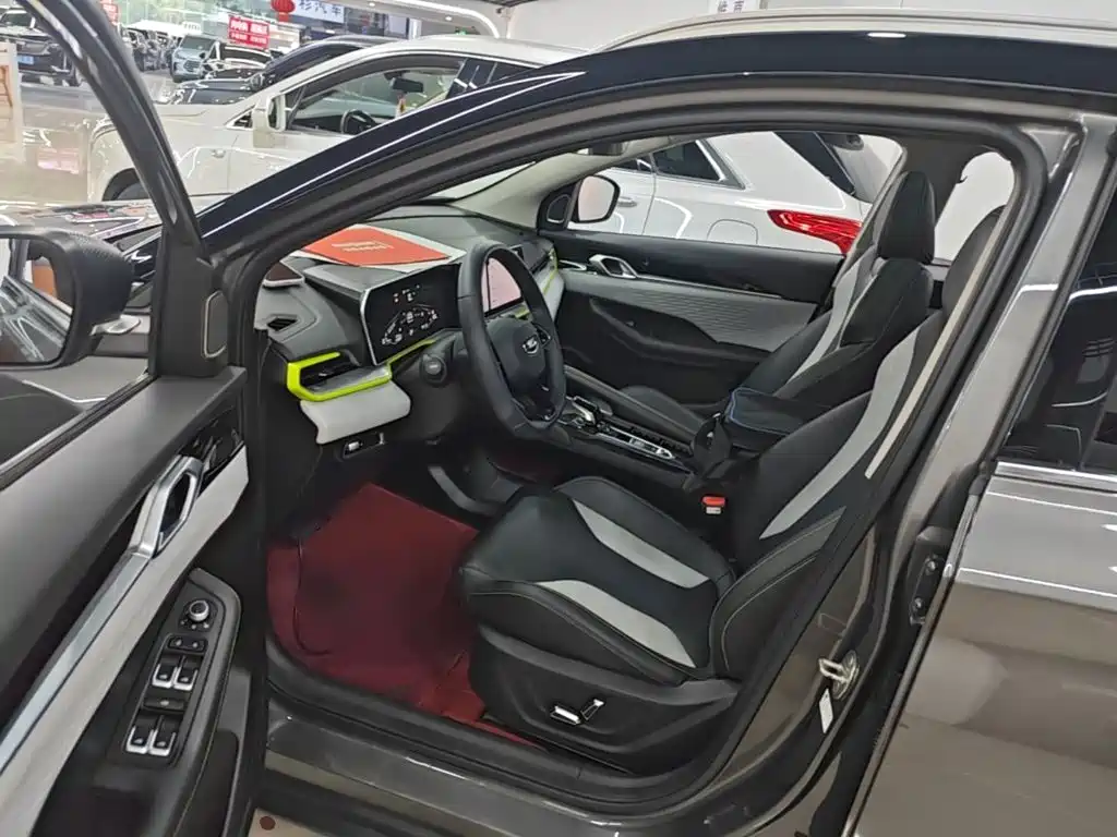 Geely Binyue — миниатюра 15