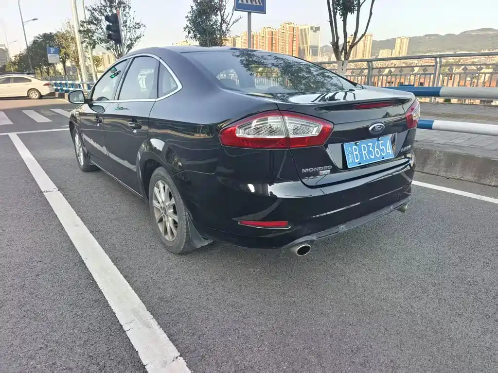 Ford Mondeo — миниатюра 4