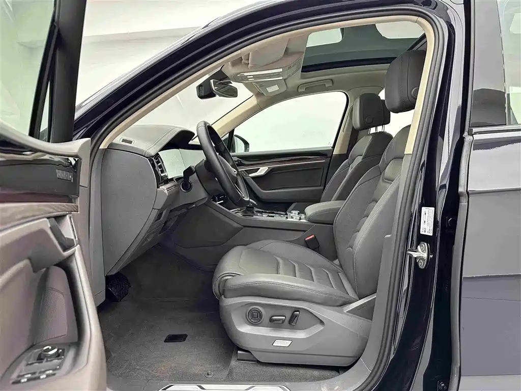 Volkswagen Touareg — миниатюра 18