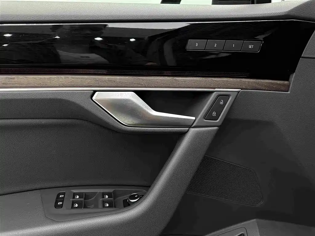 Volkswagen Touareg — миниатюра 23