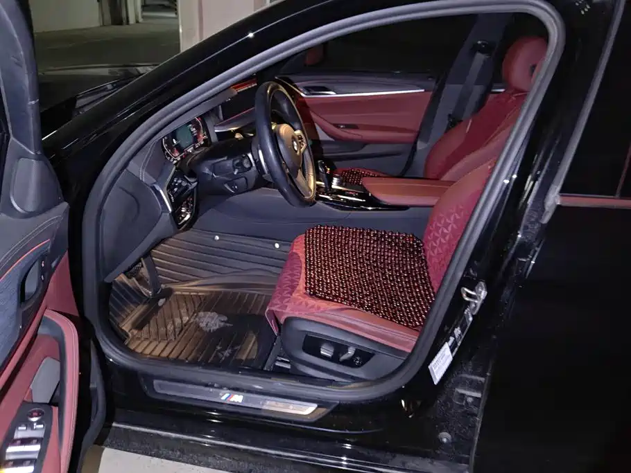 BMW 5 Series — миниатюра 9