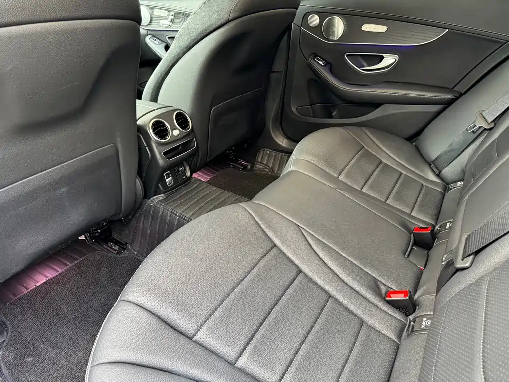 Mercedes-Benz C-Class — миниатюра 6