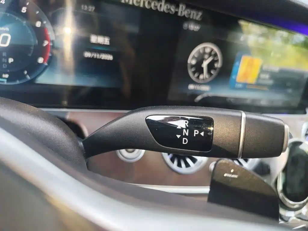 Mercedes-Benz E-Class — миниатюра 15
