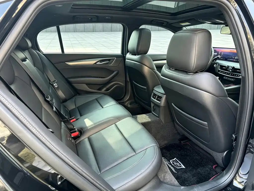 Cadillac CT5 — миниатюра 10