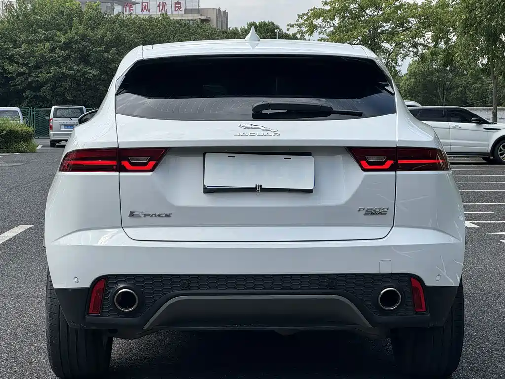 Jaguar E-PACE — миниатюра 6