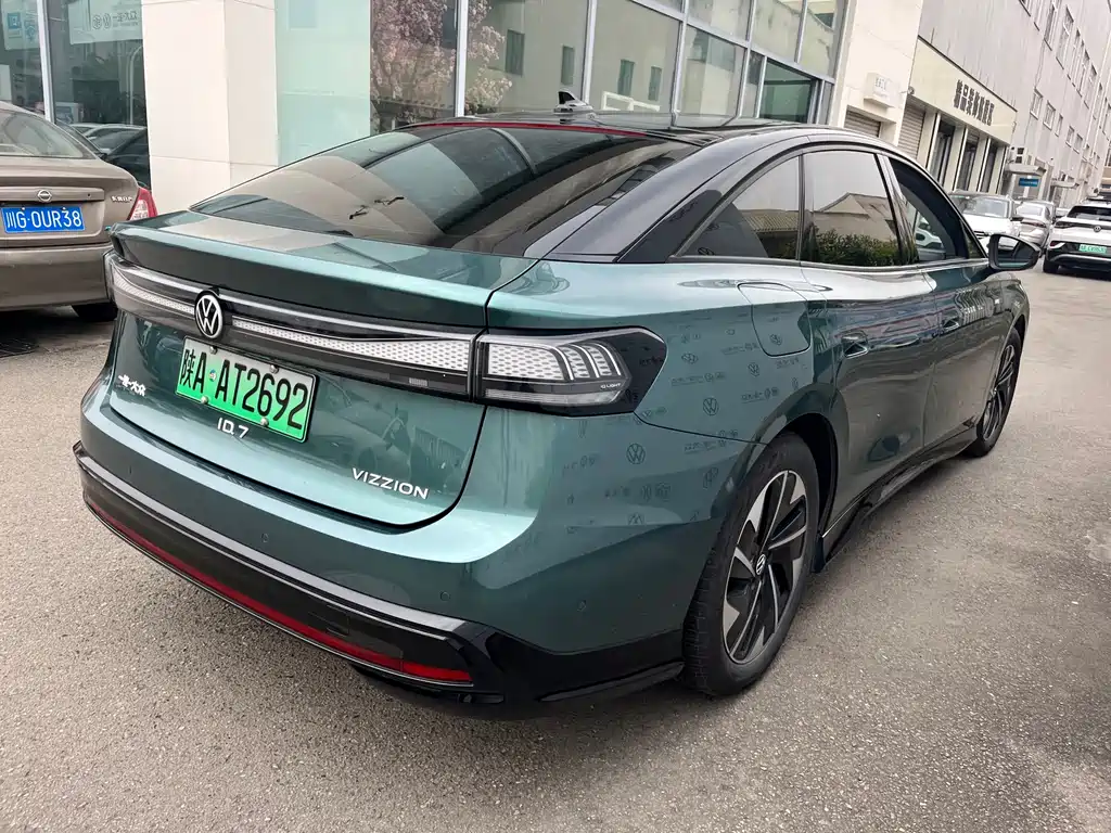 VOLKSWAGEN ID.7 VIZZION