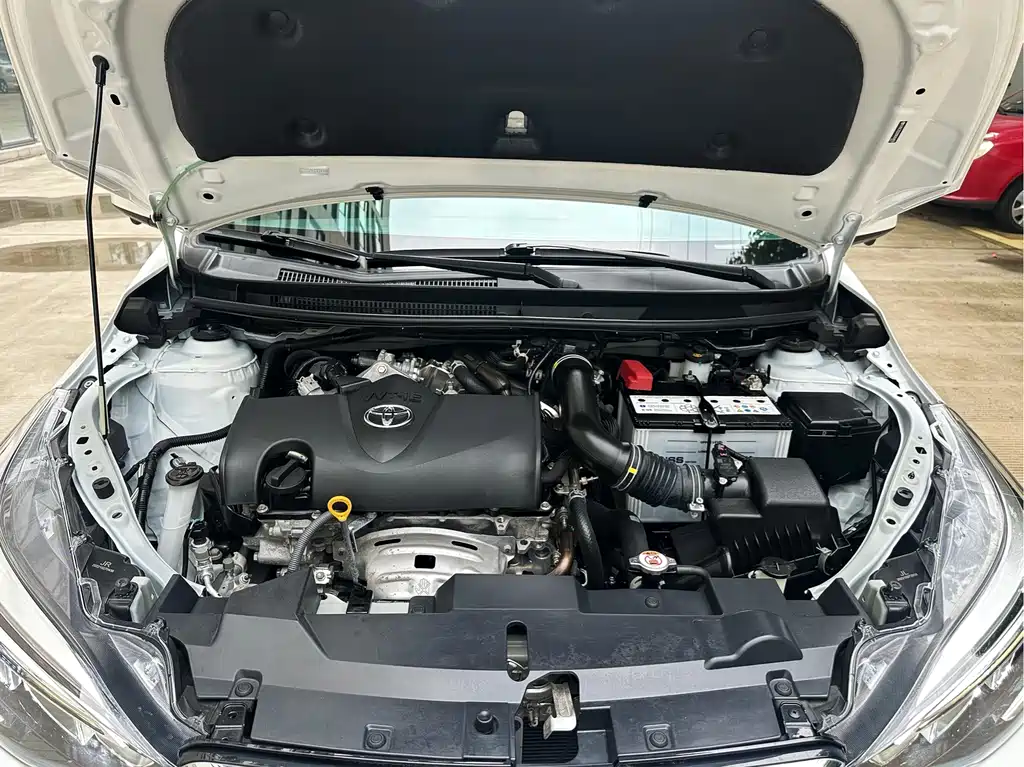 Toyota Yaris L — миниатюра 8