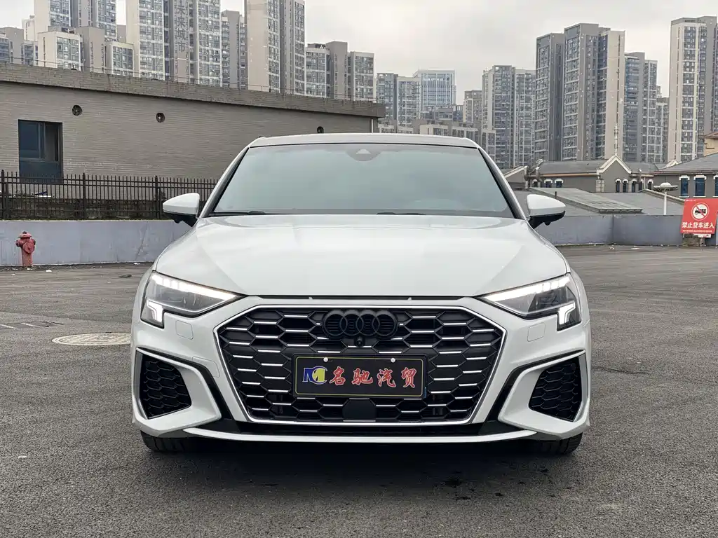 AUDI  A3