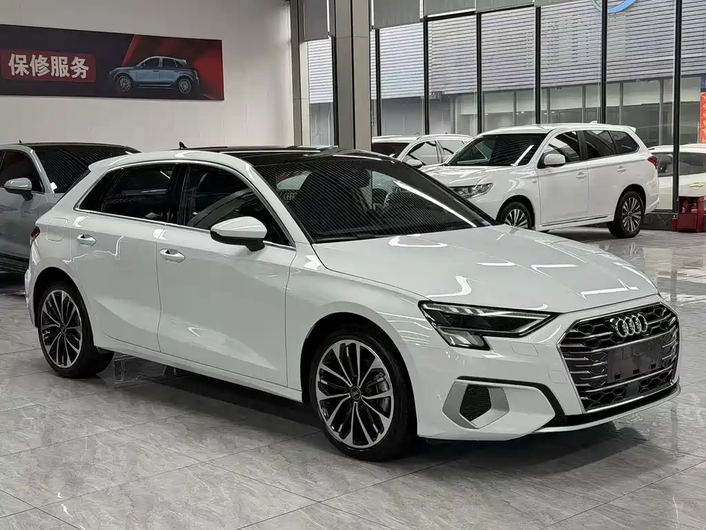 Audi A3 2023 Sportback 35 TFSI Luxury Sport