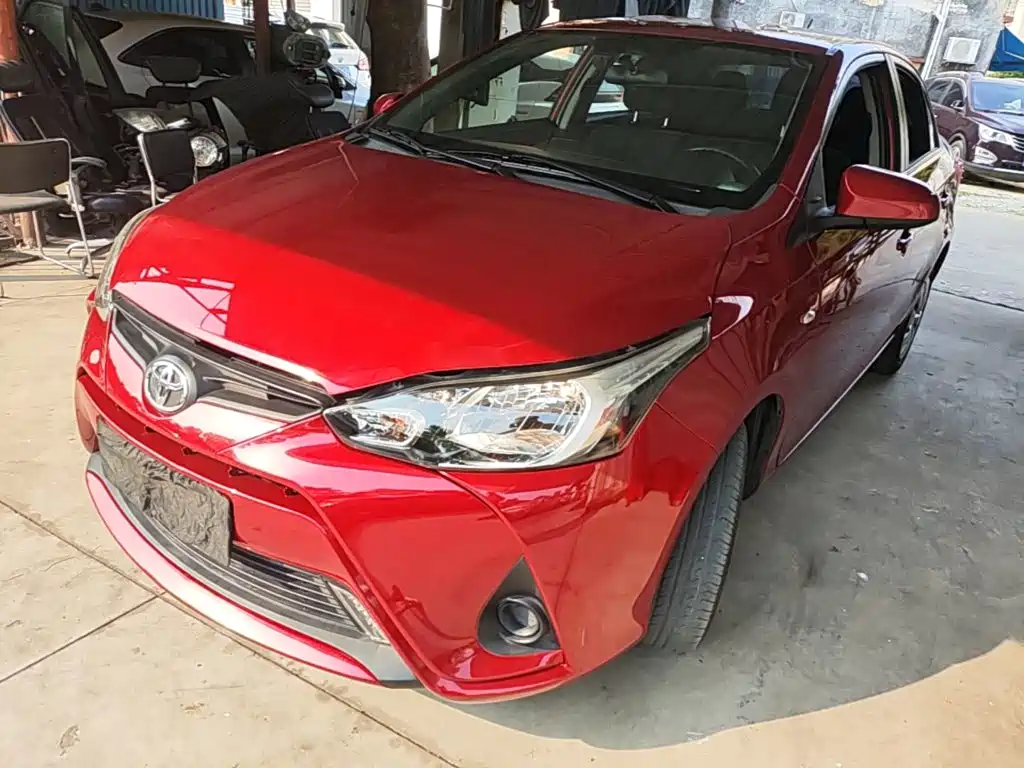 Toyota Yaris L — миниатюра 2