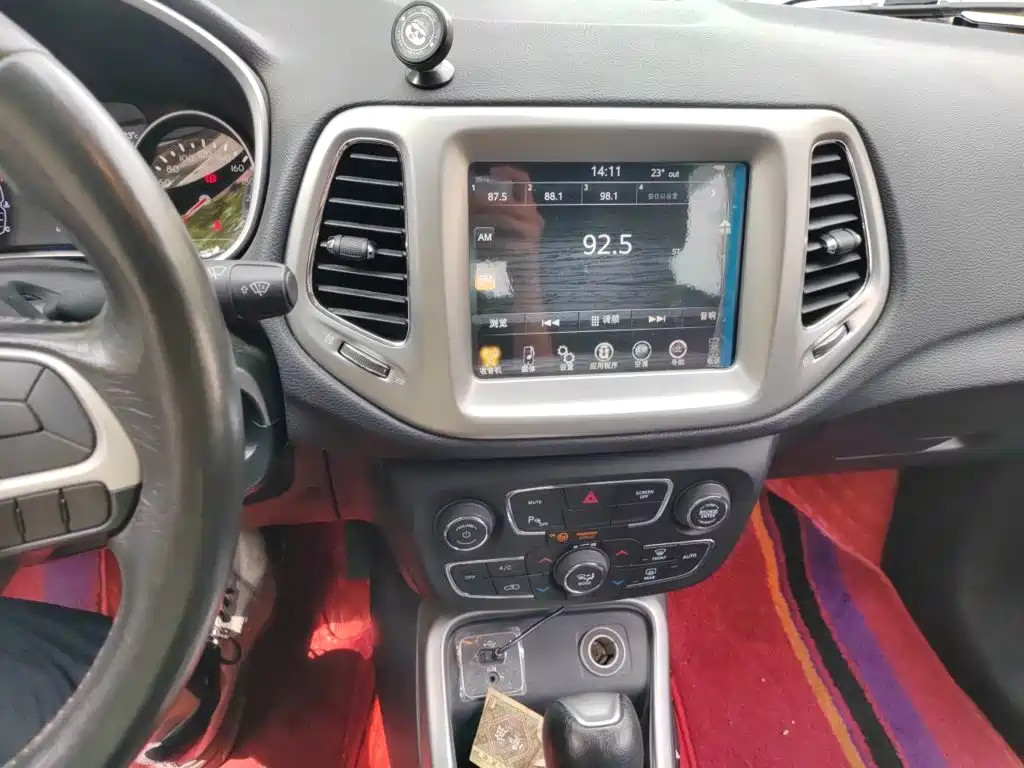 Jeep Compass — миниатюра 9