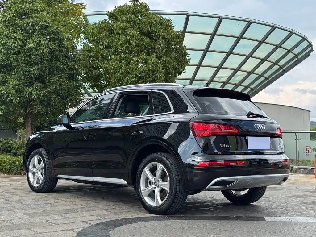 Audi Q5L — миниатюра 5