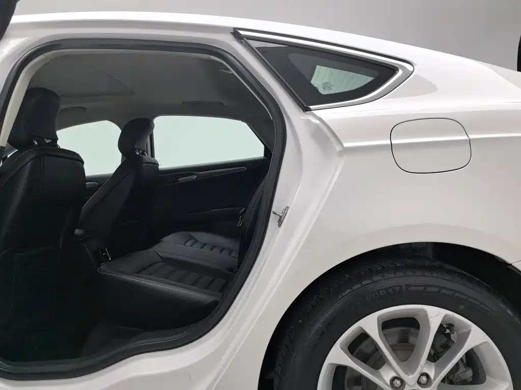 Ford Mondeo — миниатюра 15