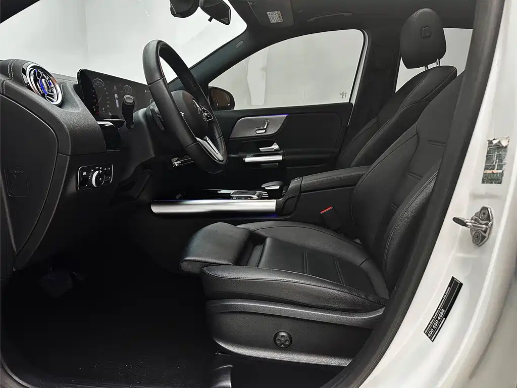 Mercedes-Benz GLA Facelift GLA 180, фото 24