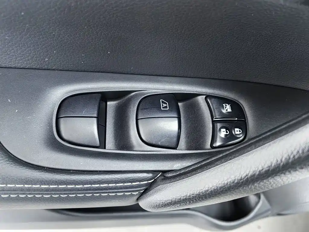 Nissan Qashqai — миниатюра 9