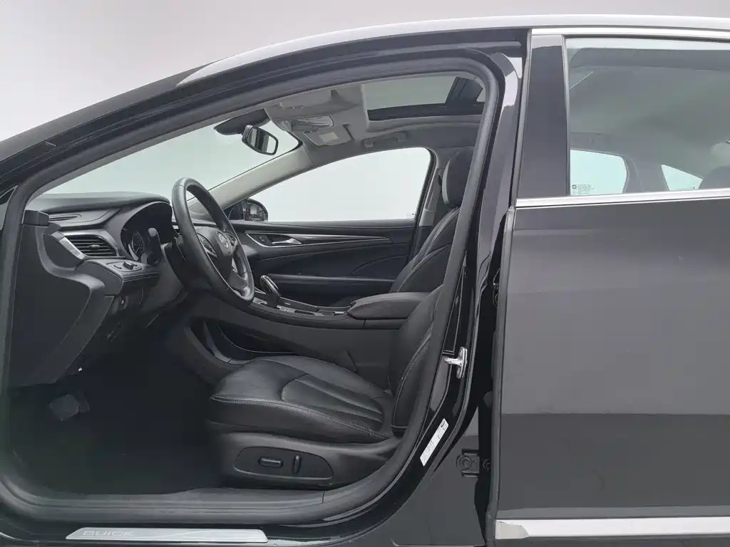 Buick LaCrosse — миниатюра 10