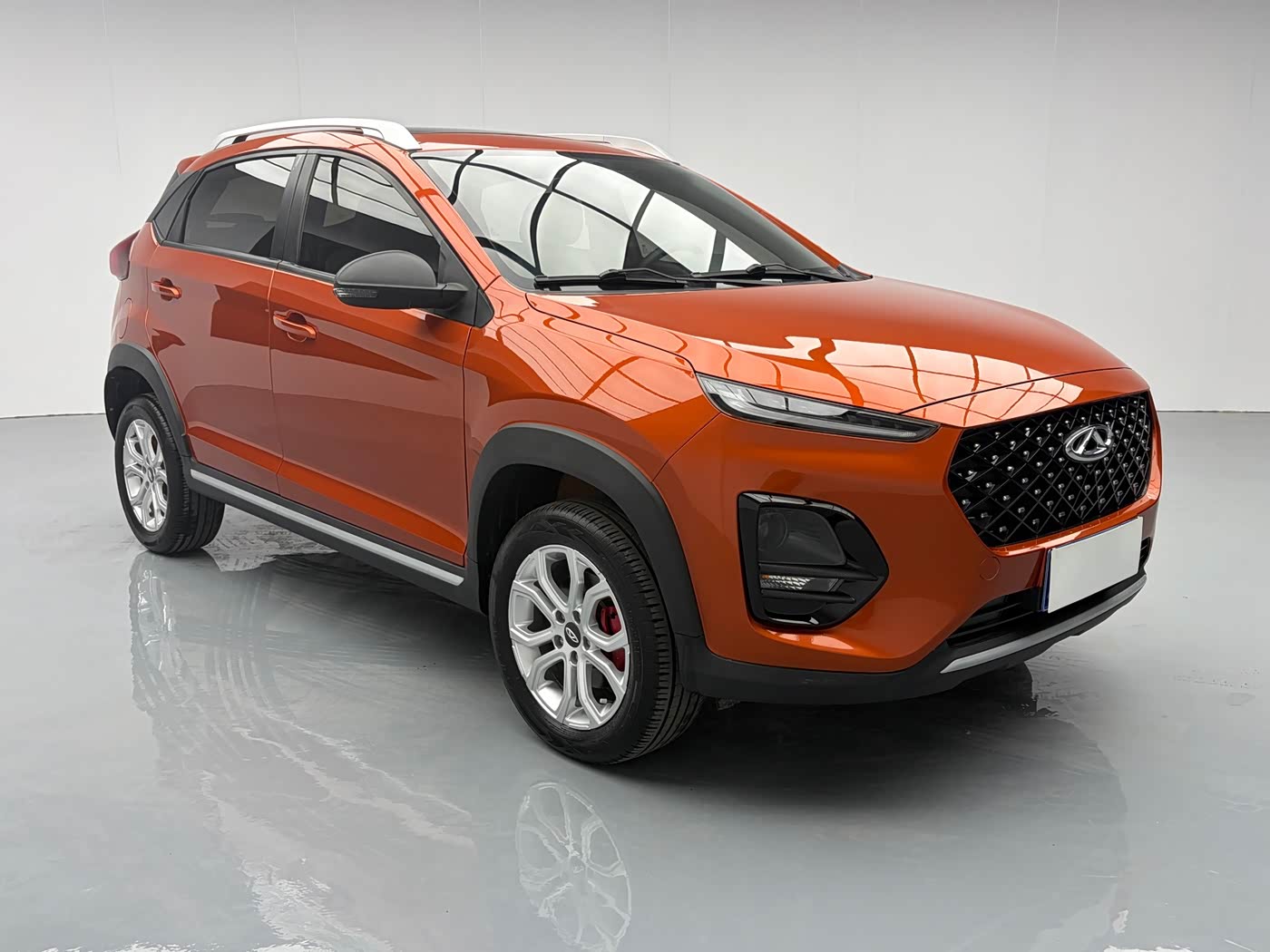 CHERY Tiggo 3x 1.5 л 2022 г. желто-оранжевый, пробег 14000 км