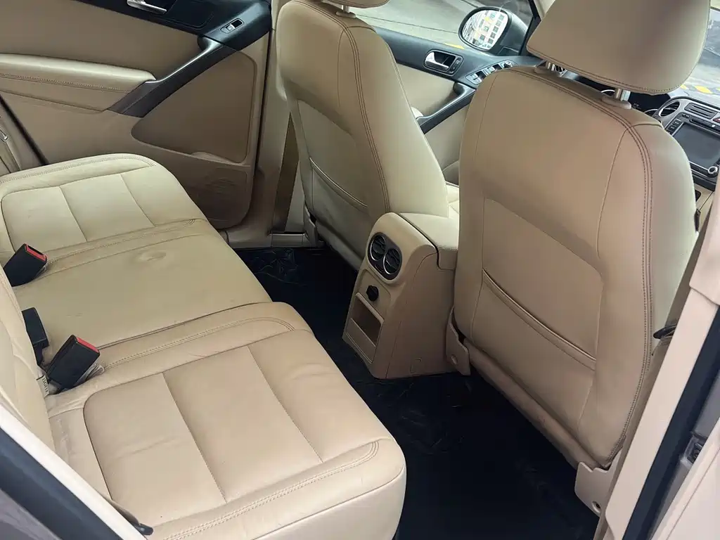 Volkswagen Tiguan 2010 2.0TSI AT