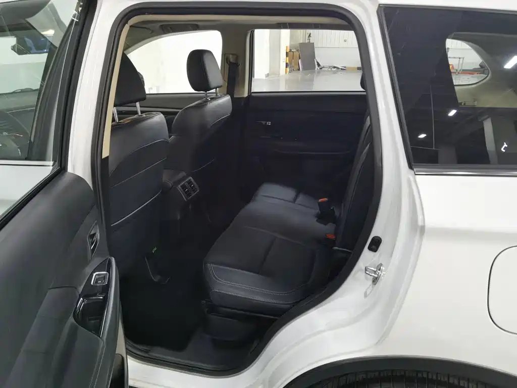 Mitsubishi Outlander — миниатюра 15