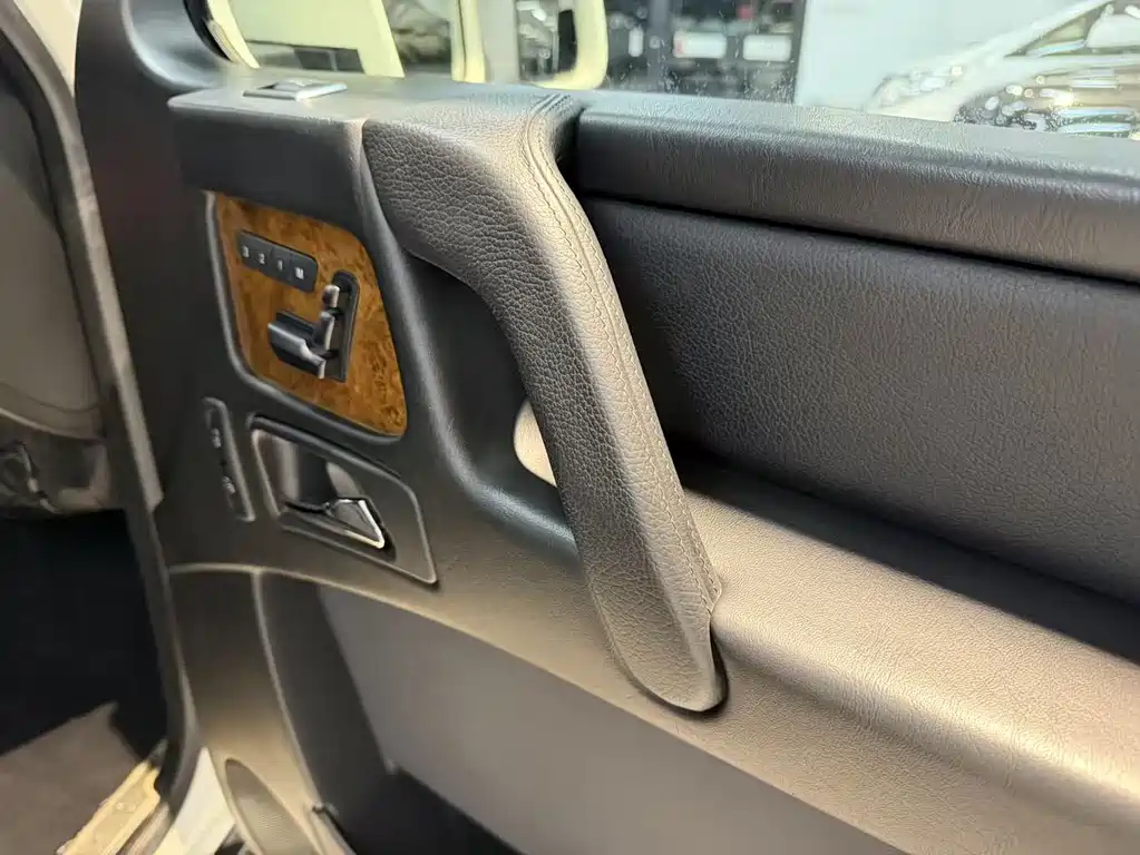 Mercedes-Benz G-Class — миниатюра 12