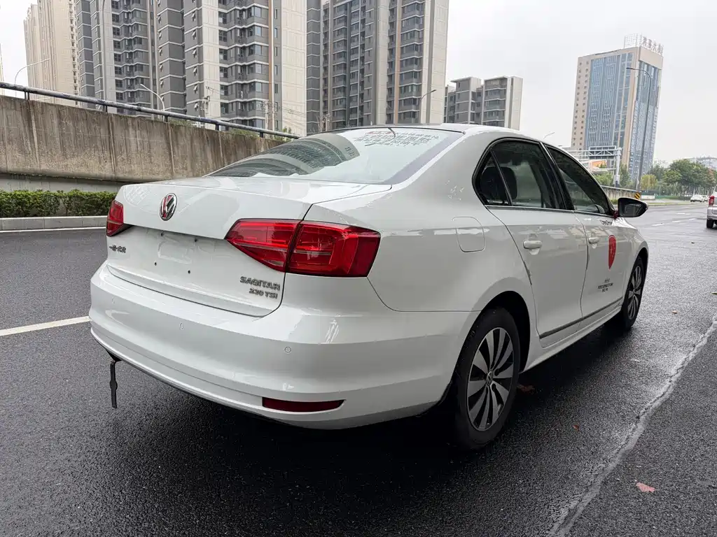 Volkswagen Sagitar — миниатюра 4