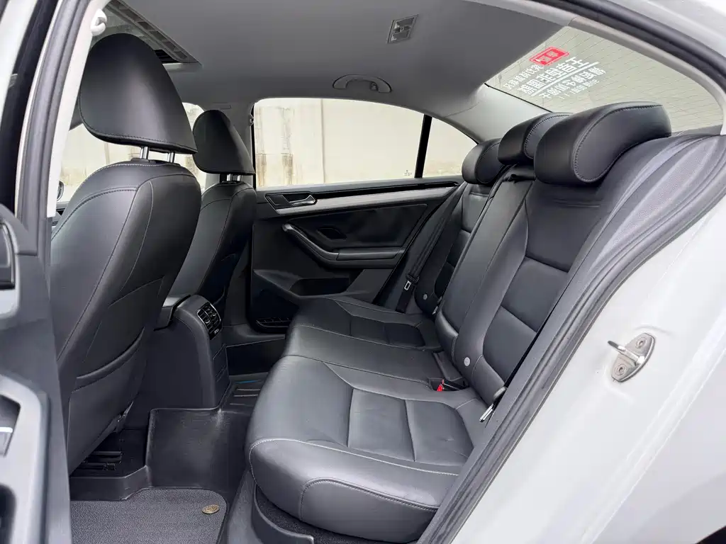 Volkswagen Sagitar — миниатюра 12