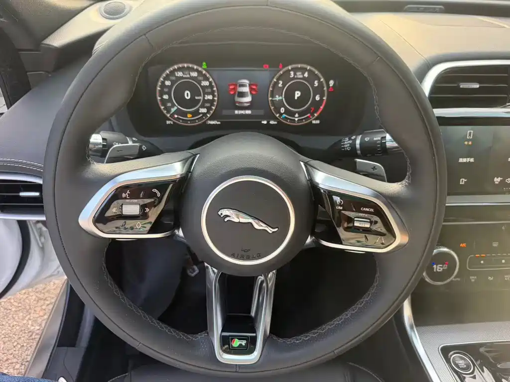 Jaguar XEL — миниатюра 14