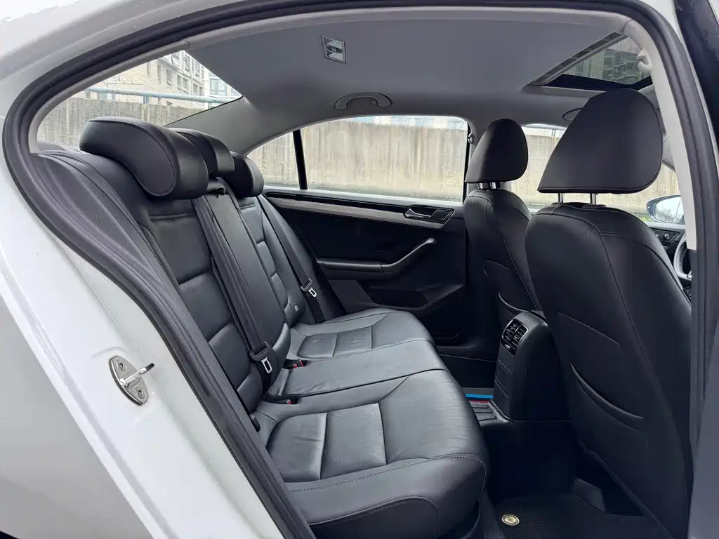Volkswagen Sagitar — миниатюра 14