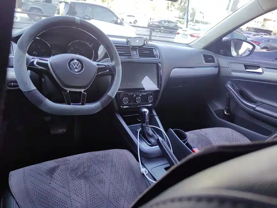 Volkswagen Sagitar — миниатюра 12