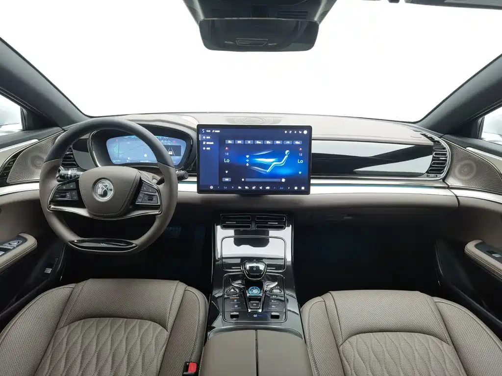BYD Han 2024 DM-i 121KM Luxury