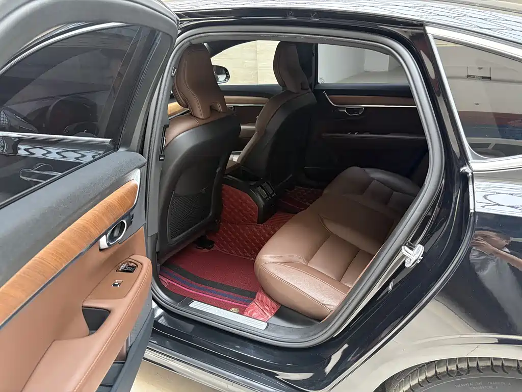 Volvo S90 — миниатюра 9